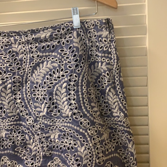 Loft blue and white eyelet skirt size 16 - Picture 3 of 3